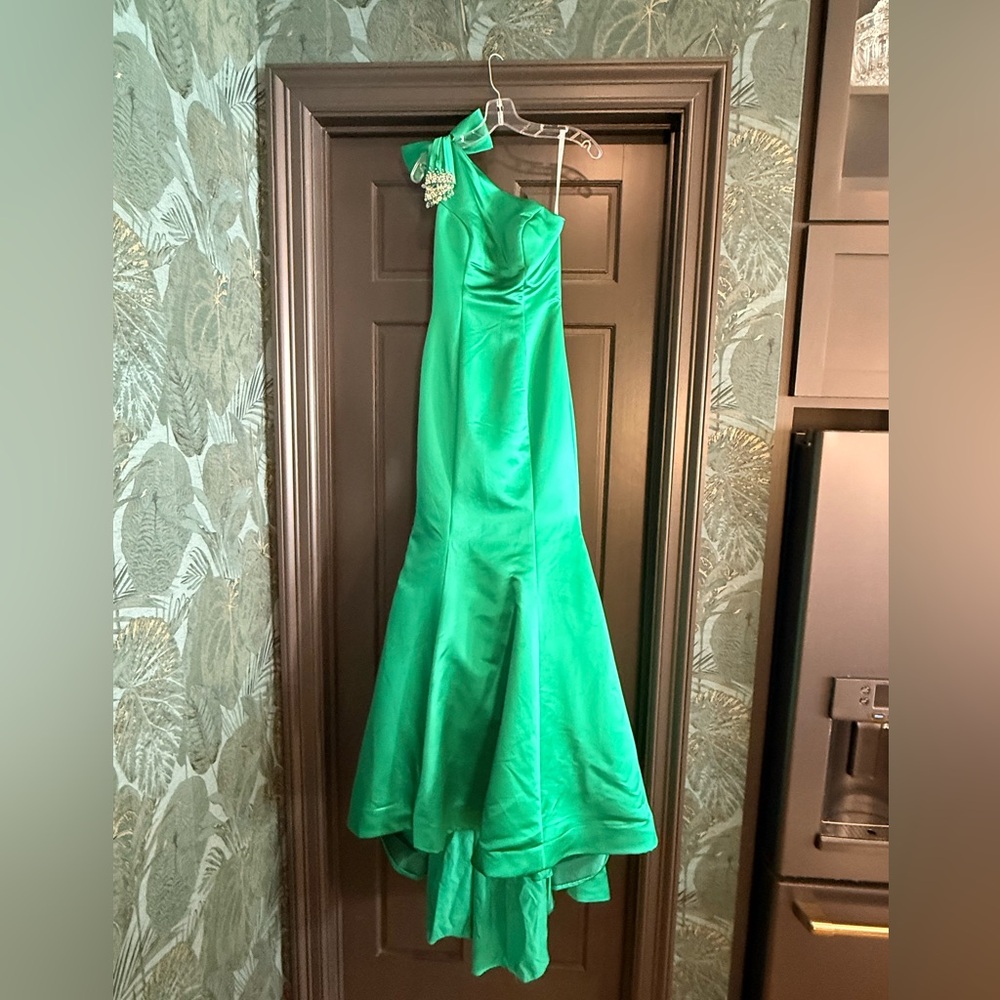 Sherri Hill Emerald Green Satin Gown 2